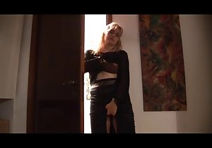 Cozy blowjob leads to fast-paced doggy style